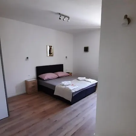 Apartman Cherry *